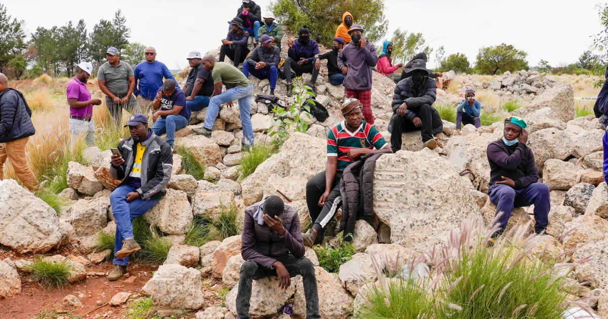 South African officials weigh up rescue mission for illegal miners underground